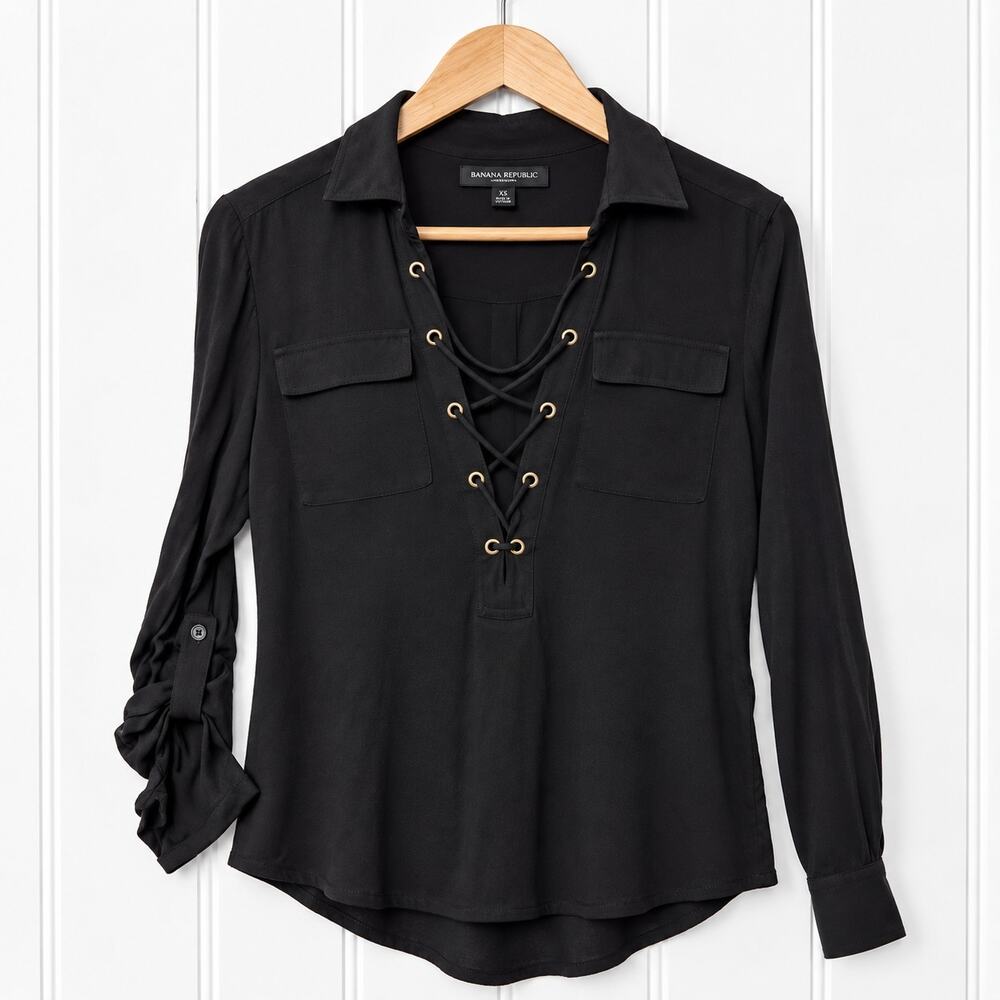 Romeo & Juliet Couture Lace Up Blouse Womens M Black Grommet Roll Tab Sleeve